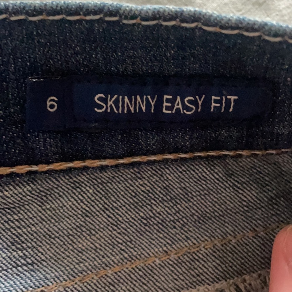 Skinny - Picture 3 of 3